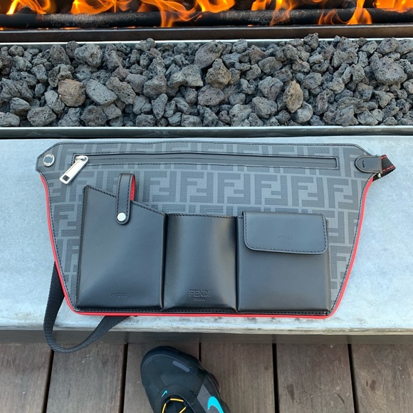 Fendi FF Multi-pocket belt bag - Picture 4 of 4